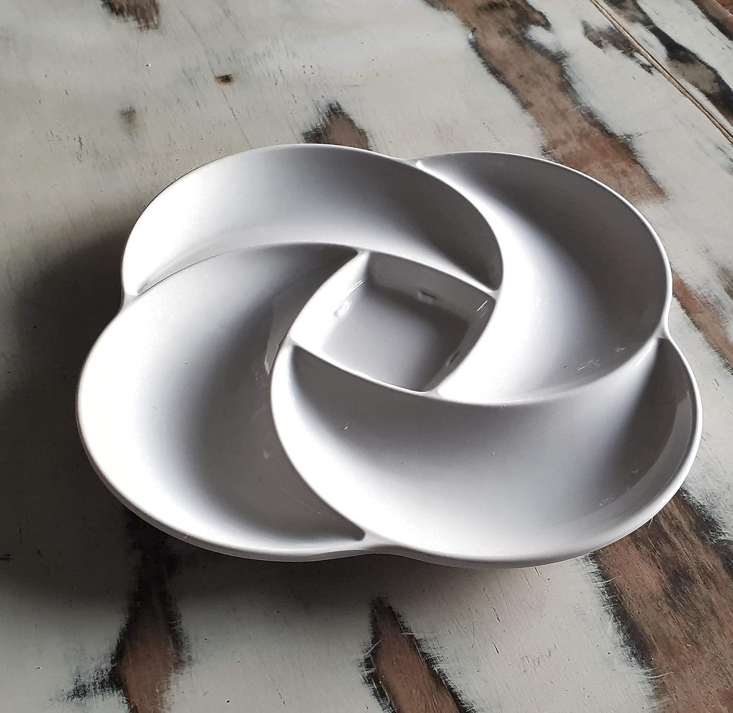 Melamine Dish Tornado Shape 40.5cm - lunazchef.shop