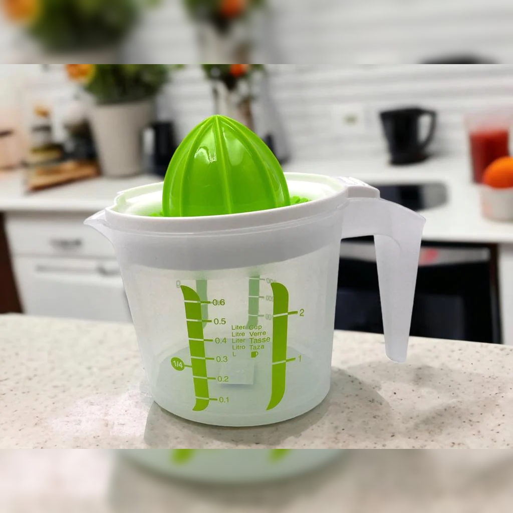 Lemon juicer with measured storage cup - lunazchef.shop