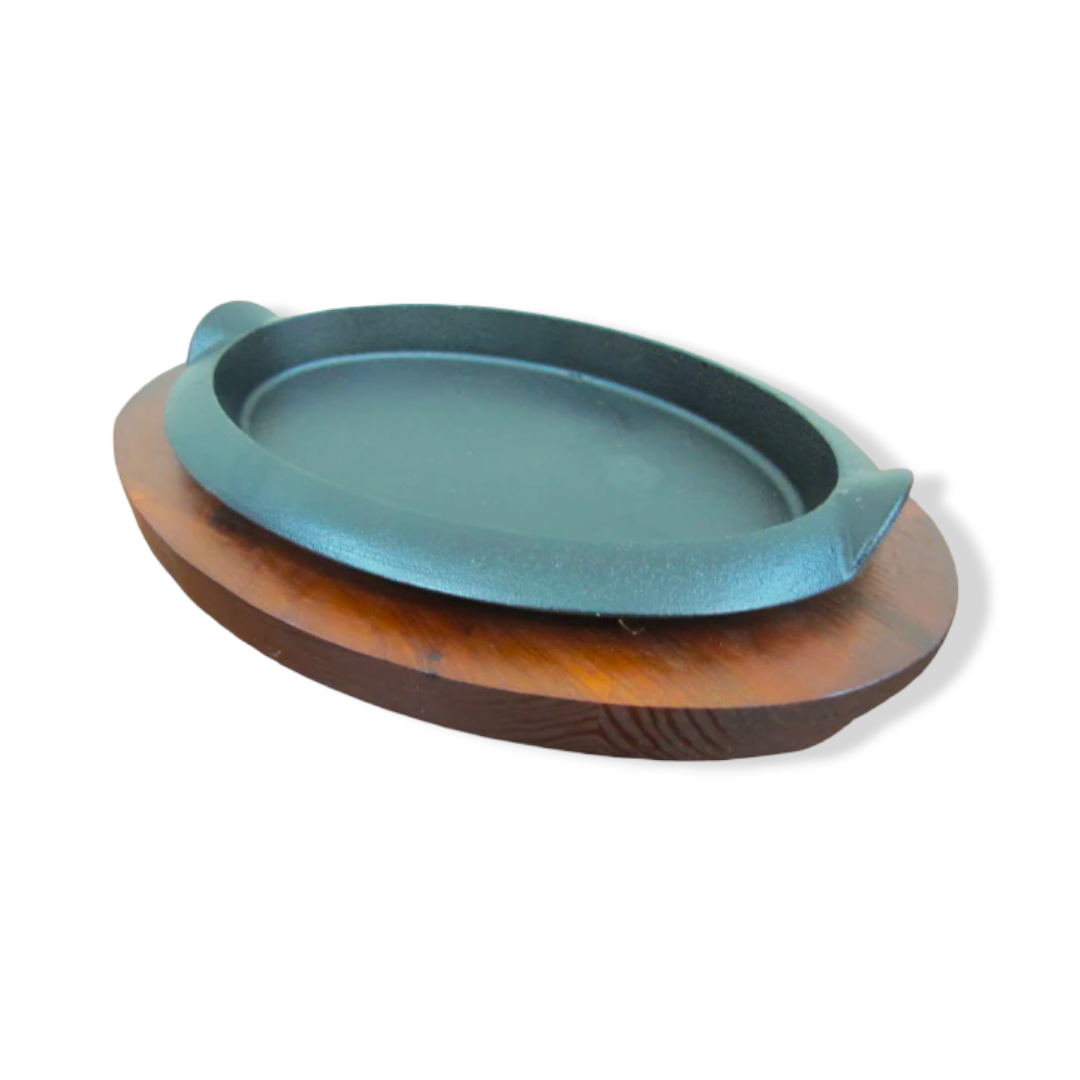 Oval sizzling platter with wooden base - lunazchef.shop