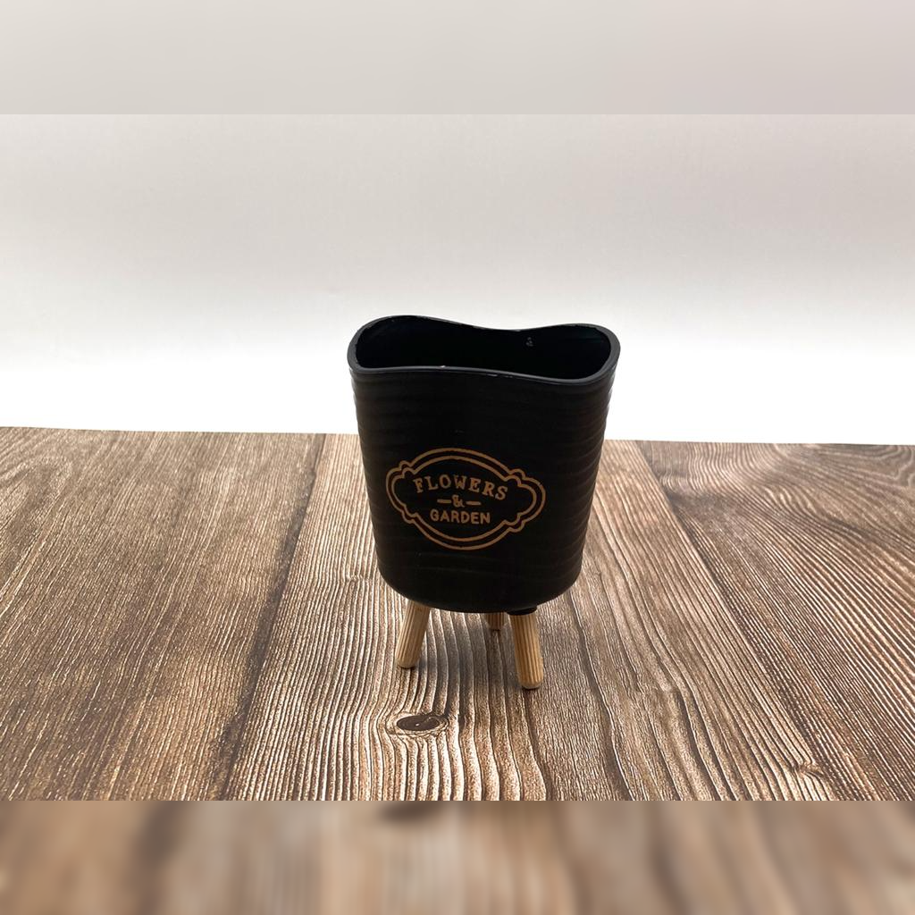 Mini Flower Pot with Small wooden Feet - lunazchef.shop